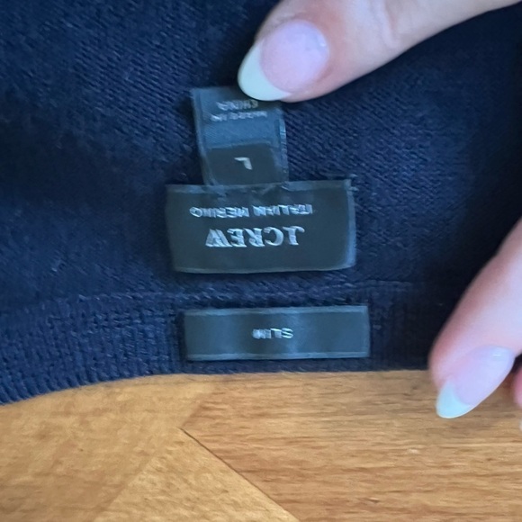 NWOT J. Crew Navy V Neck 100% Italian Merino Wool Sweater Slim - Picture 5 of 6